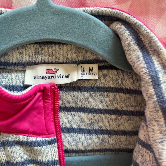 Vineyard vines girls sweater size 10/12 - Picture 2 of 2